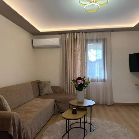 דירה The Callistone House קסטרקיון